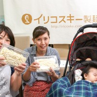 2 手打うどん作り体験教室 2015年7月 2.jpg – イリコスキー製麺所