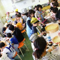 枚方第3団ビーバースカウト7 出張手打ちうどん作り体験 2015年7月12日 308f5df12a9be31bff9b716d849b87c8.jpg – イリコスキー製麺所