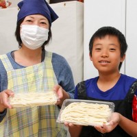 20151005-9 手打うどん作り体験教室 2015年10月 20151005-9.jpg – イリコスキー製麺所