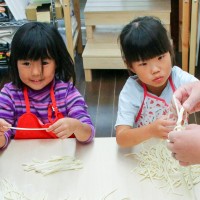 20151013-15 手打うどん作り体験教室 2015年10月 20151013-15.jpg – イリコスキー製麺所