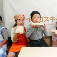 2 手打うどん作り体験教室 2015年11月 216.jpg – イリコスキー製麺所