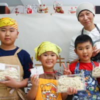 2 手打うどん作り体験教室 2015年11月 217.jpg – イリコスキー製麺所