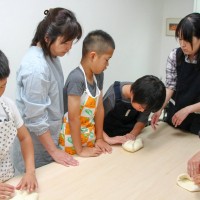 9 手打うどん作り体験教室 2015年11月 91.jpg – イリコスキー製麺所