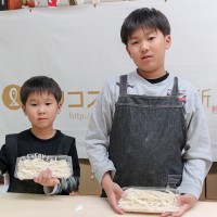 20160430-19 手打うどん作り体験教室 2016年4月 20160430-19.jpg – イリコスキー製麺所