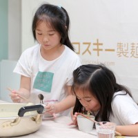 20160501-12 手打うどん作り体験教室 2016年5月 20160501-12.jpg – イリコスキー製麺所