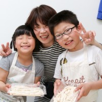 20160504-16 手打うどん作り体験教室 2016年5月 20160504-16.jpg – イリコスキー製麺所