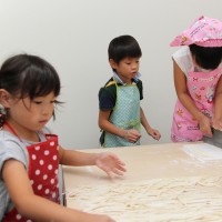 20160722-3 手打うどん作り体験教室 2016年7月 20160722-3.jpg – イリコスキー製麺所