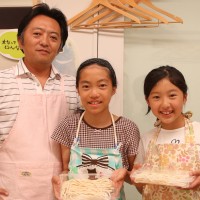 20160814-11 手打ちうどん作り体験教室 2016年8月 20160814-11.jpg – イリコスキー製麺所