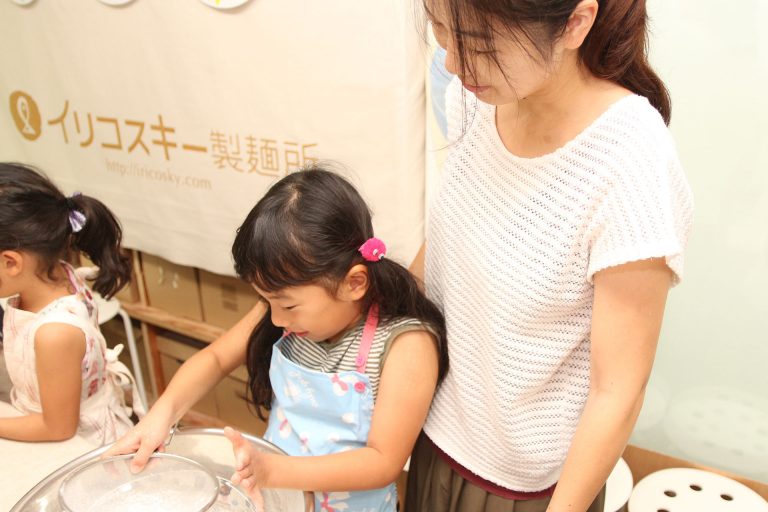 阿鼻叫喚の…？ 手打ちうどん作り体験教室 2016年9月 20160918-8.jpg – イリコスキー製麺所