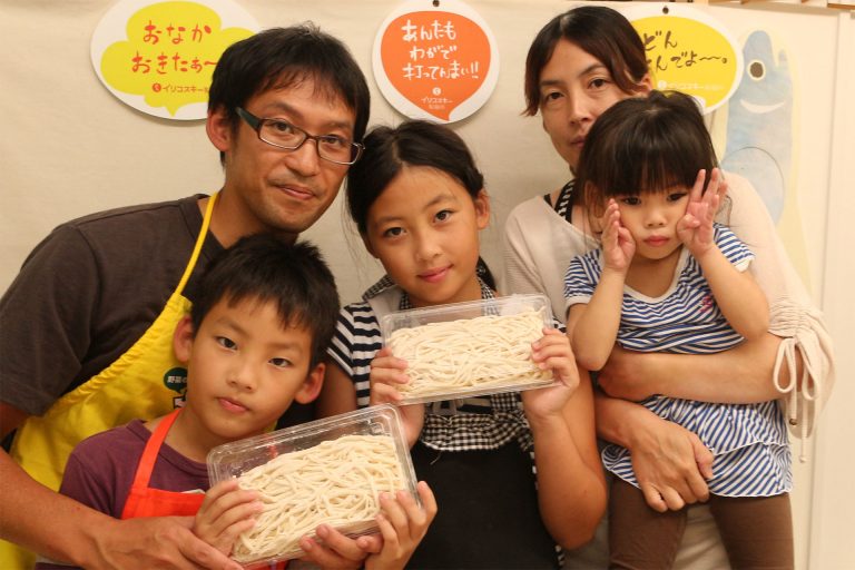 仲良しさんが集まってくれる場所ってうれしいですね 手打ちうどん作り体験教室 2016年9月 20160925-12.jpg – イリコスキー製麺所