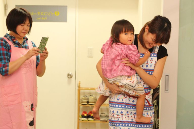 仲良しさんが集まってくれる場所ってうれしいですね 手打ちうどん作り体験教室 2016年9月 20160926-4.jpg – イリコスキー製麺所