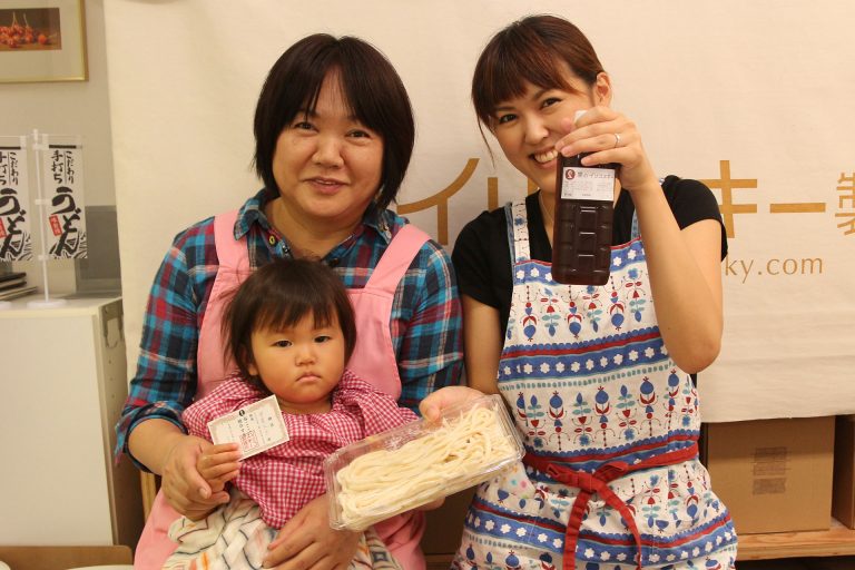 仲良しさんが集まってくれる場所ってうれしいですね 手打ちうどん作り体験教室 2016年9月 20160926-7.jpg – イリコスキー製麺所