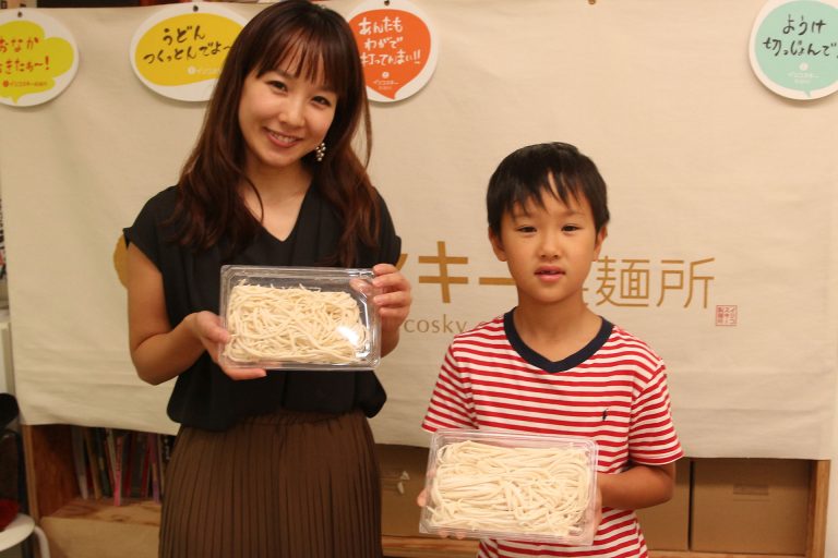 仲良しさんが集まってくれる場所ってうれしいですね 手打ちうどん作り体験教室 2016年9月 20161003-16.jpg – イリコスキー製麺所