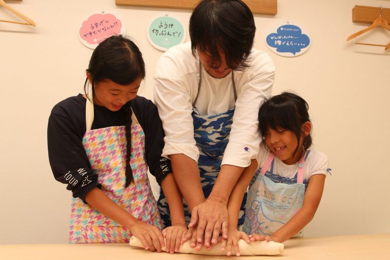 仲良しさんが集まってくれる場所ってうれしいですね 手打ちうどん作り体験教室 2016年9月 20161003-18.jpg – イリコスキー製麺所