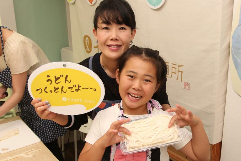 仲良しさんが集まってくれる場所ってうれしいですね 手打ちうどん作り体験教室 2016年9月 20161003-5.jpg – イリコスキー製麺所
