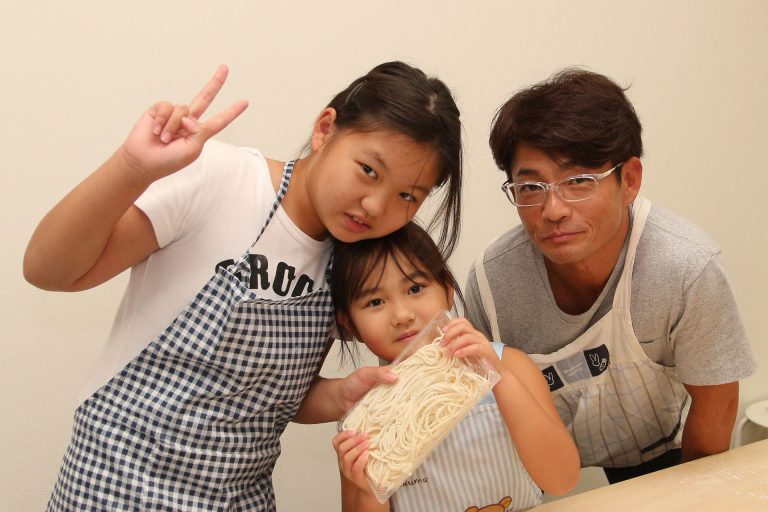 仲良しさんが集まってくれる場所ってうれしいですね 手打ちうどん作り体験教室 2016年9月 20161003-6.jpg – イリコスキー製麺所