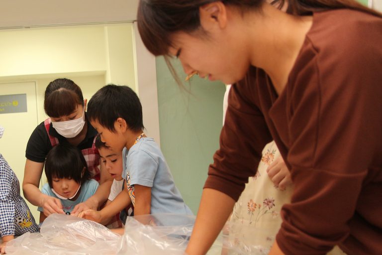仲良しさんが集まってくれる場所ってうれしいですね 手打ちうどん作り体験教室 2016年9月 20161008-5.jpg – イリコスキー製麺所