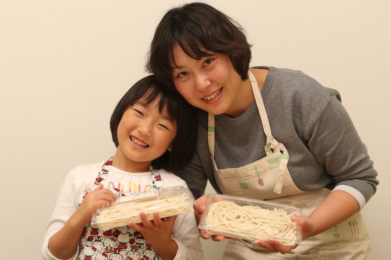 仲良しさんが集まってくれる場所ってうれしいですね 手打ちうどん作り体験教室 2016年9月 20161011-2.jpg – イリコスキー製麺所