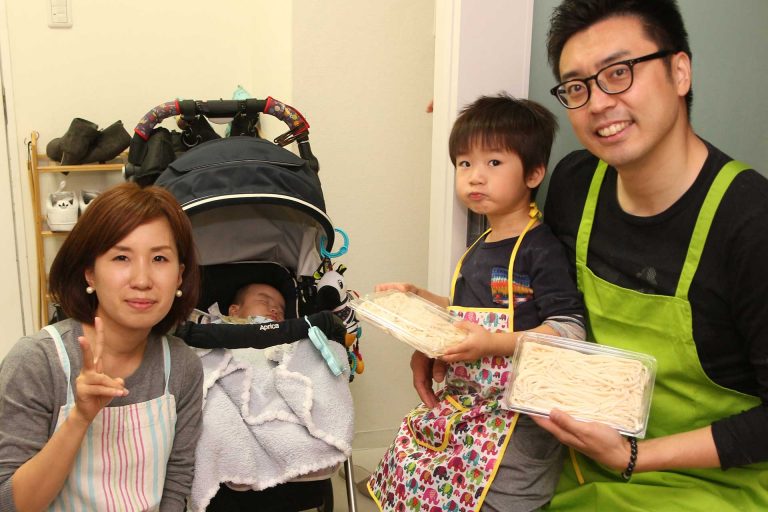 沖縄からの、そして80歳のお客さま 手打ちうどん作り体験教室 2016年10月 20161023-7.jpg – イリコスキー製麺所