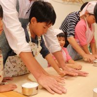 20161030-4 手打ちうどん作り体験教室 2016年10月 20161030-4.jpg – イリコスキー製麺所