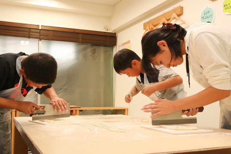 出張体験教室の下見に 手打ちうどん作り体験教室 2016年10月 20161101-4.jpg – イリコスキー製麺所
