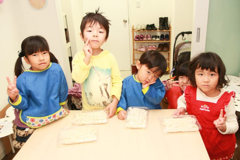 耳元でささやくのはご遠慮くださいｗ 手打ちうどん作り体験教室 2016年11月 20161124-2.jpg – イリコスキー製麺所