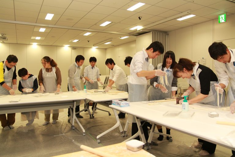堺市・平井子ども会様 出張手打ちうどん作り体験 2016年6月5日 20161205-15-2.jpg – イリコスキー製麺所