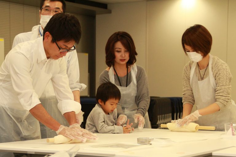 堺市・平井子ども会様 出張手打ちうどん作り体験 2016年6月5日 20161205-9.jpg – イリコスキー製麺所