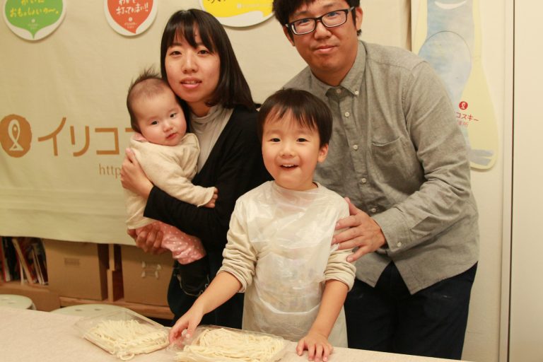 今日もにぎやか！おいしいうどんができました 手打ちうどん作り体験教室 2016年12月 20161211-10.jpg – イリコスキー製麺所