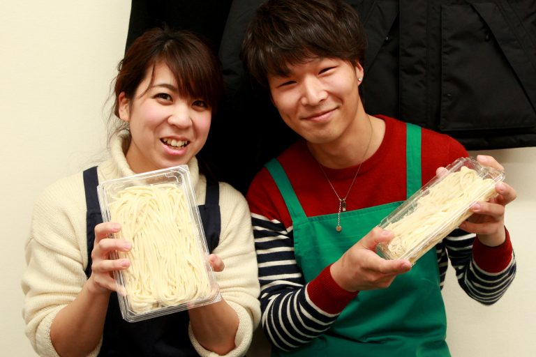 今日もにぎやか！おいしいうどんができました 手打ちうどん作り体験教室 2016年12月 20161224-11.jpg – イリコスキー製麺所
