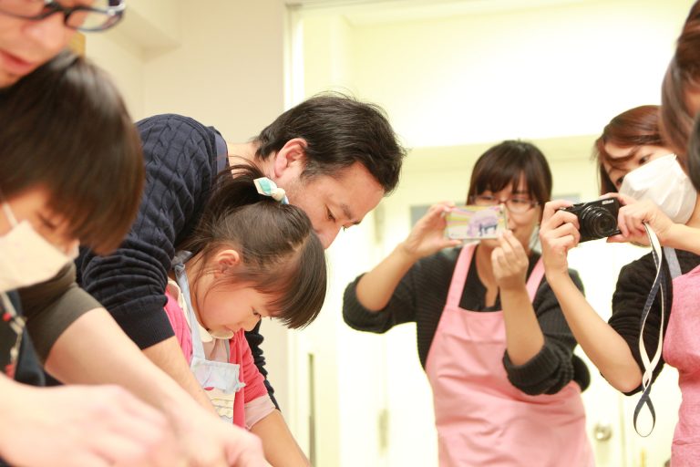 今日もにぎやか！おいしいうどんができました 手打ちうどん作り体験教室 2016年12月 20161225-10.jpg – イリコスキー製麺所
