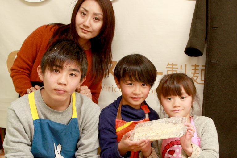 きれいなお団子、できました 手打ちうどん作り体験教室 2016年12月 20170102-11.jpg – イリコスキー製麺所