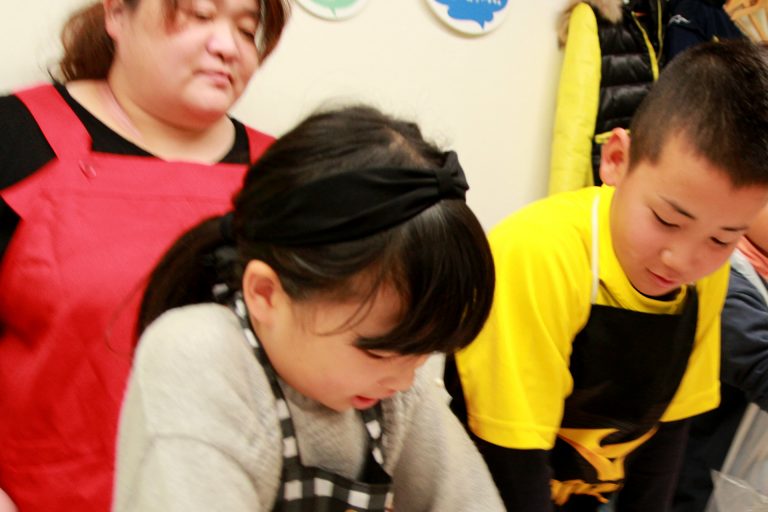 きれいなお団子、できました 手打ちうどん作り体験教室 2016年12月 20170105-2.jpg – イリコスキー製麺所