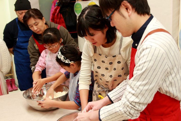 帰省先からお戻りになる前に 手打ちうどん作り体験教室 2017年1月 20170108-1.jpg – イリコスキー製麺所