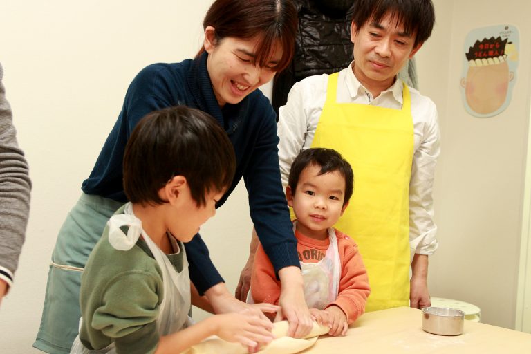 帰省先からお戻りになる前に 手打ちうどん作り体験教室 2017年1月 20170108-9.jpg – イリコスキー製麺所
