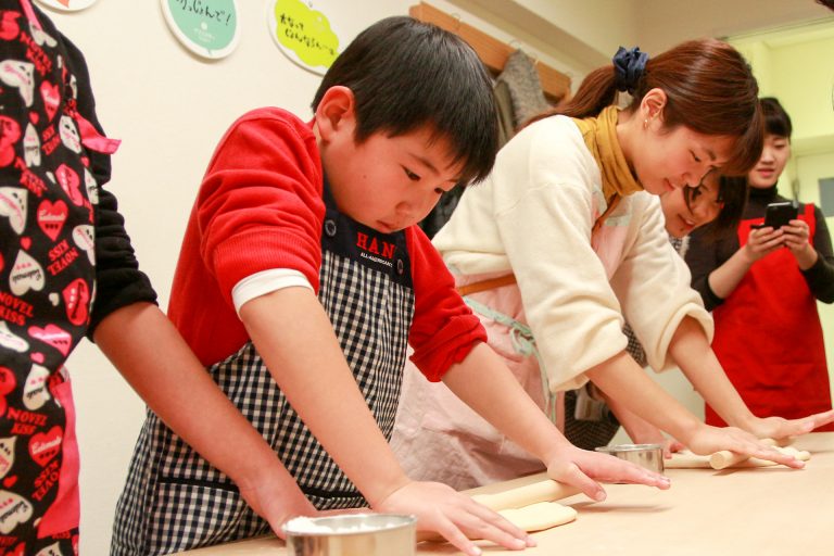 帰省先からお戻りになる前に 手打ちうどん作り体験教室 2017年1月 20170122-1.jpg – イリコスキー製麺所