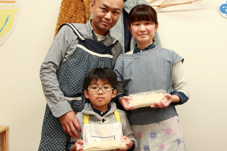 ご近所さん、ありがとうございます！ 手打ちうどん作り体験教室 2017年1月 20170128-9.jpg – イリコスキー製麺所