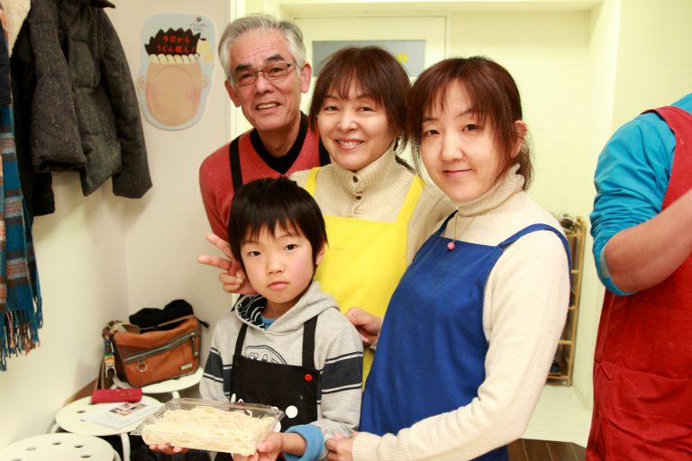 ご近所さん、ありがとうございます！ 手打ちうどん作り体験教室 2017年1月 20170129-6.jpg – イリコスキー製麺所
