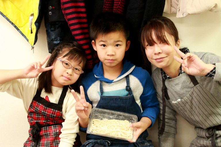 帰省先からお戻りになる前に 手打ちうどん作り体験教室 2017年1月 4.jpg – イリコスキー製麺所