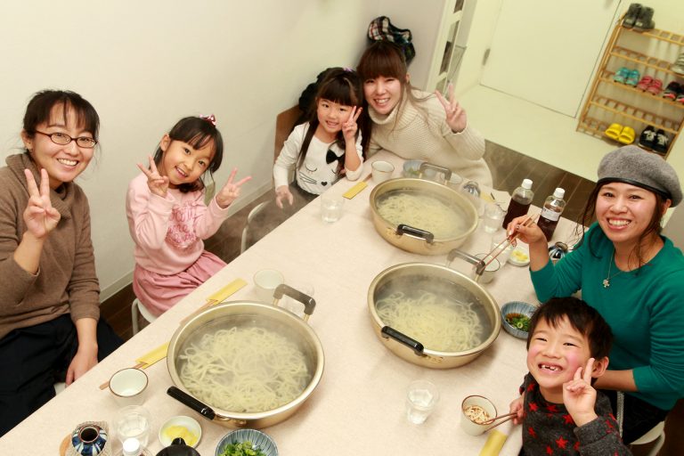 ご近所さん、ありがとうございます！ 手打ちうどん作り体験教室 2017年1月 20170201-1.jpg – イリコスキー製麺所