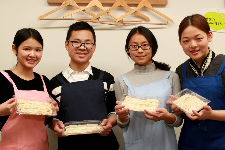 ご近所さん、ありがとうございます！ 手打ちうどん作り体験教室 2017年1月 20170209-5.jpg – イリコスキー製麺所