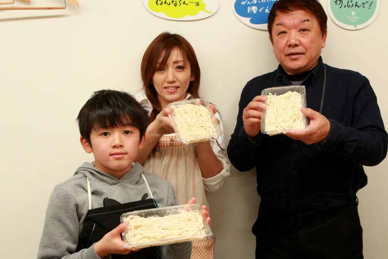 おうどんの忘れ物は悲しすぎ… 手打ちうどん作り体験教室 2017年2月 20170211-2.jpg – イリコスキー製麺所