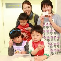 つんつくつんつく、穴だらけ。 手打ちうどん作り体験教室 2017年2月 20170218-2.jpg – イリコスキー製麺所