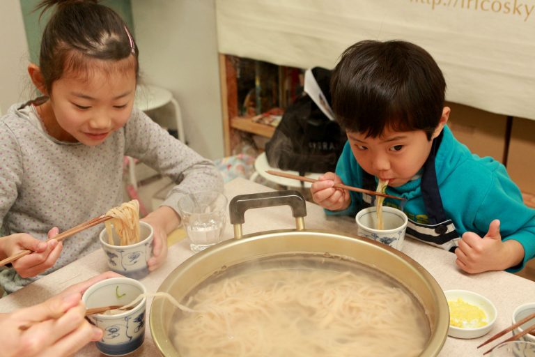 おうどんの忘れ物は悲しすぎ… 手打ちうどん作り体験教室 2017年2月 20170219-15.jpg – イリコスキー製麺所