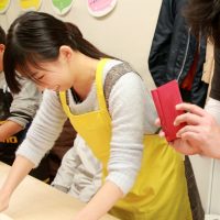 ひなまつりスペシャルのピンクの麺が続々と 手打ちうどん作り体験教室 2017年2月 20170225-3.jpg – イリコスキー製麺所