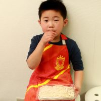 ひなまつりスペシャルのピンクの麺が続々と 手打ちうどん作り体験教室 2017年2月 20170225-9.jpg – イリコスキー製麺所