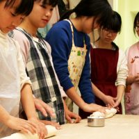 高校生もきてくれて 手打ちうどん作り体験教室 2017年3月 20170311-3.jpg – イリコスキー製麺所