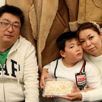 2度目はお友だちご家族をお連れいただいて 手打ちうどん作り体験教室 2017年3月 20170312-7.jpg – イリコスキー製麺所