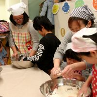 団体様の多い三連休・中日です 手打ちうどん作り体験教室 2017年3月 20170319-7.jpg – イリコスキー製麺所