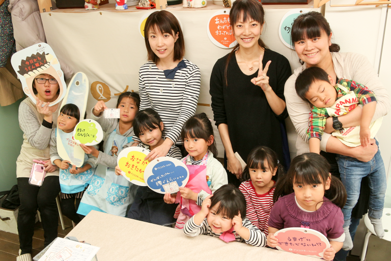 卒業しても、仲良くなさってくださいね。 手打ちうどん作り体験教室 2017年3月 20170324-6.png – イリコスキー製麺所